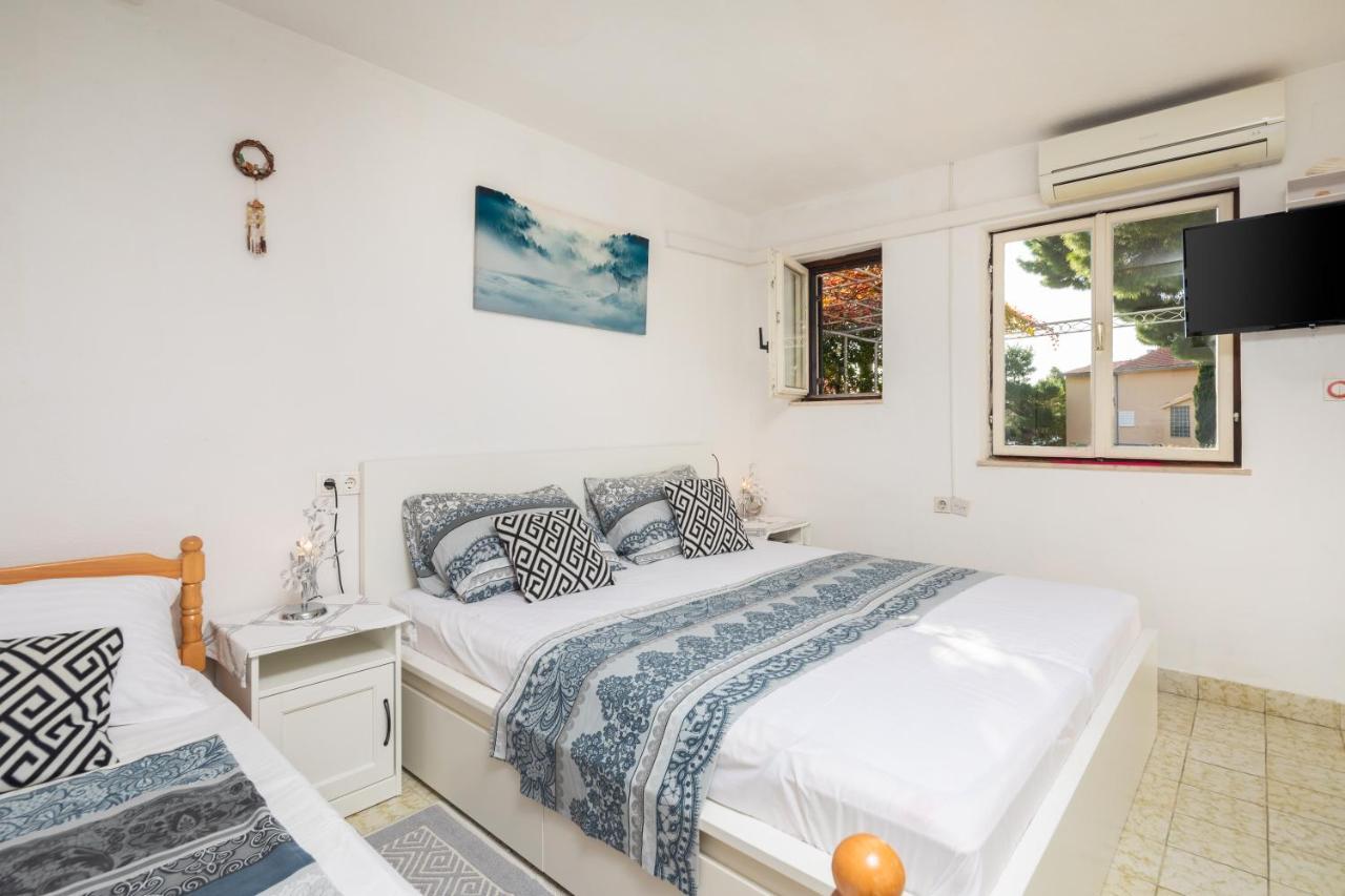 Urban Edge - Beach Apartments Omiš Екстериор снимка