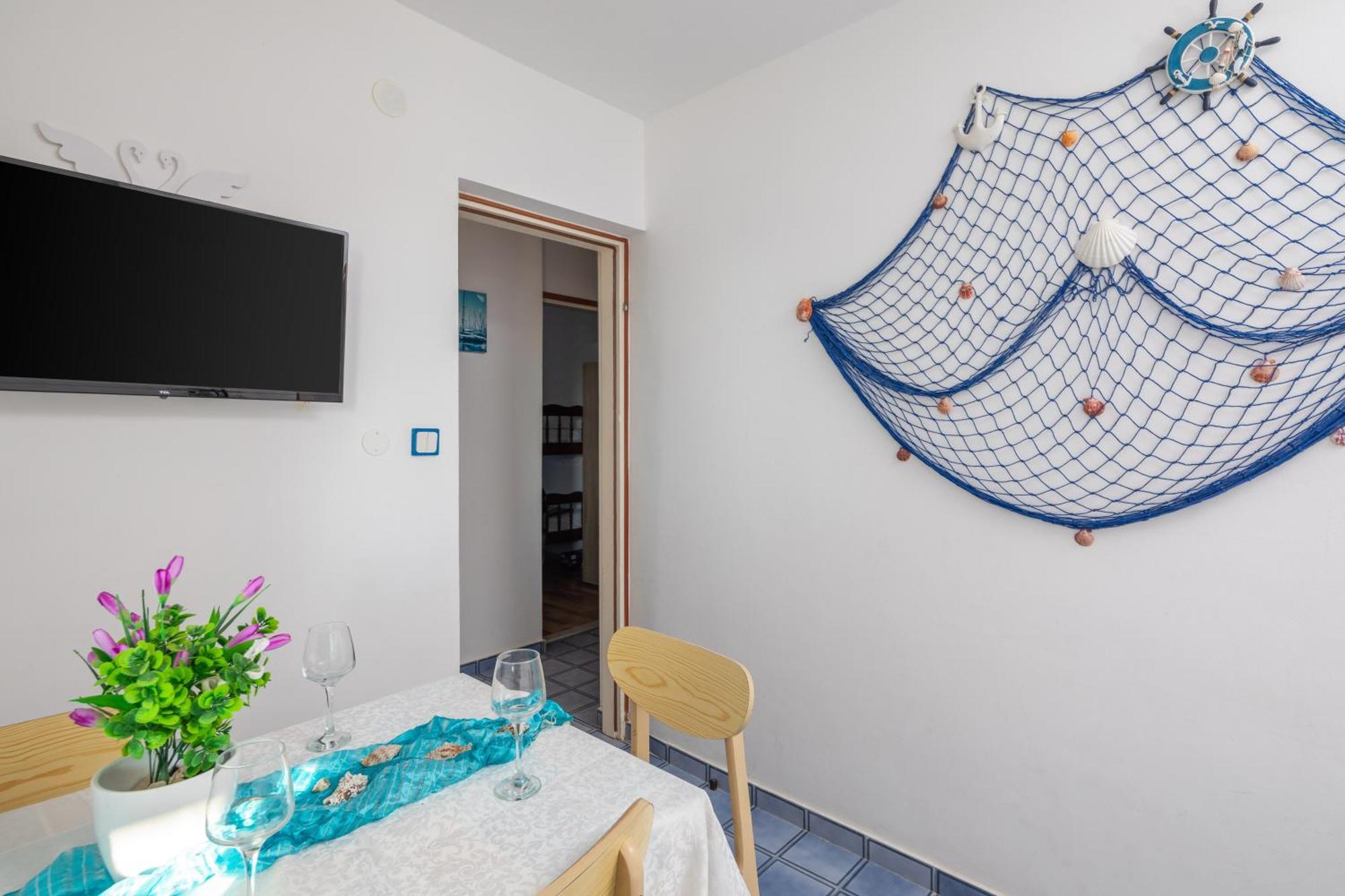 Urban Edge - Beach Apartments Omiš Екстериор снимка