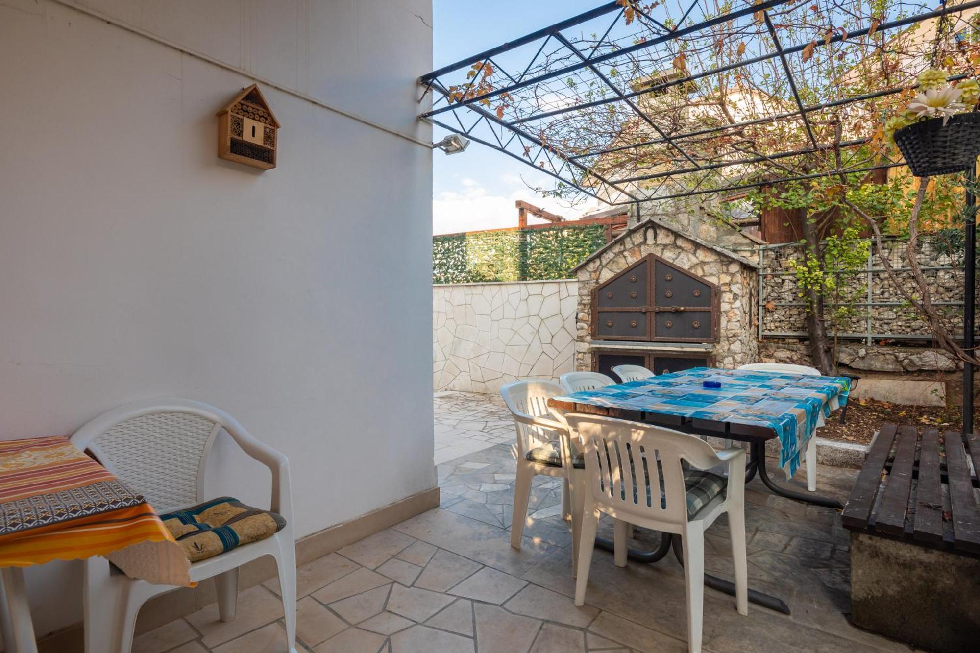 Urban Edge - Beach Apartments Omiš Екстериор снимка