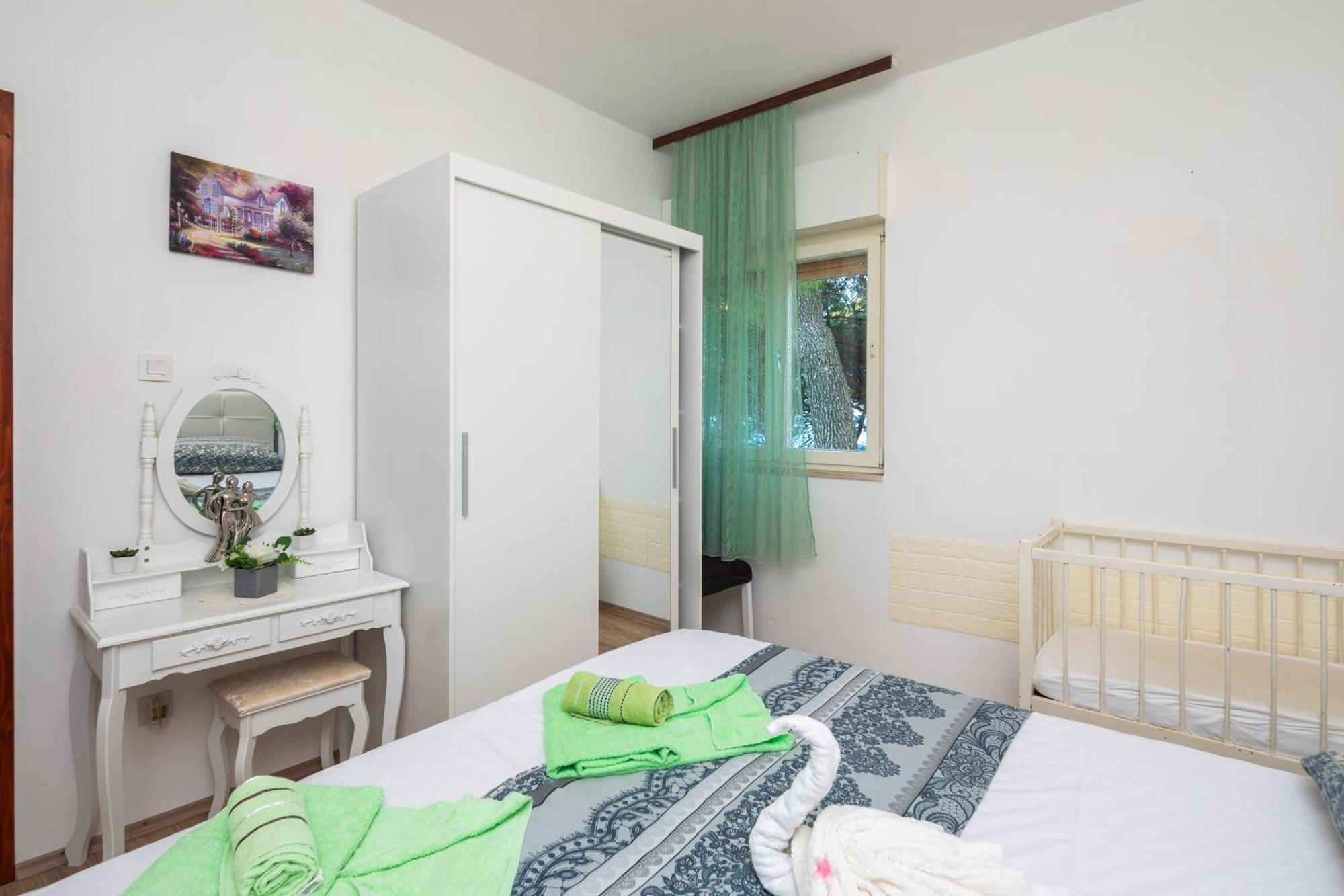 Urban Edge - Beach Apartments Omiš Екстериор снимка