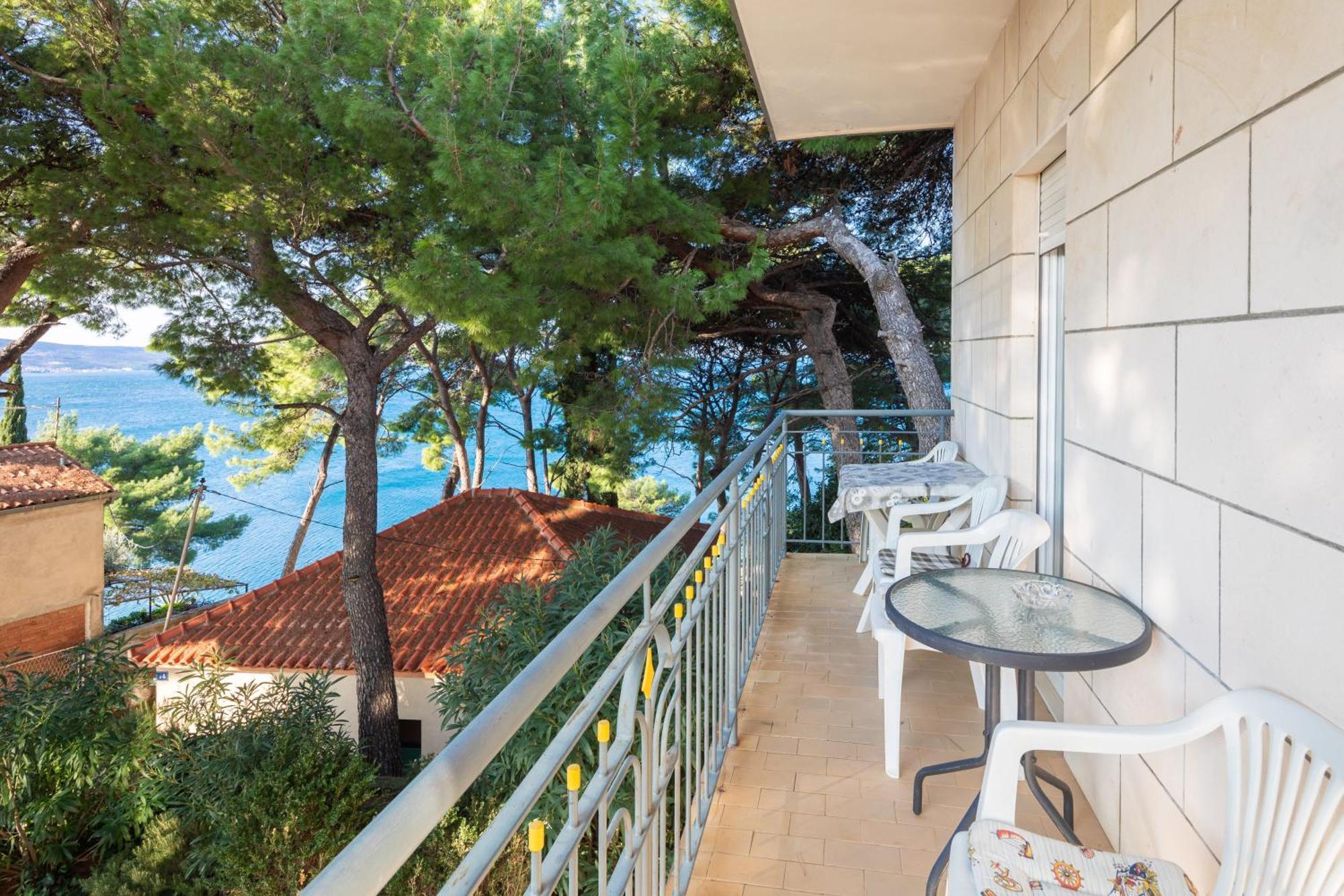 Urban Edge - Beach Apartments Omiš Екстериор снимка