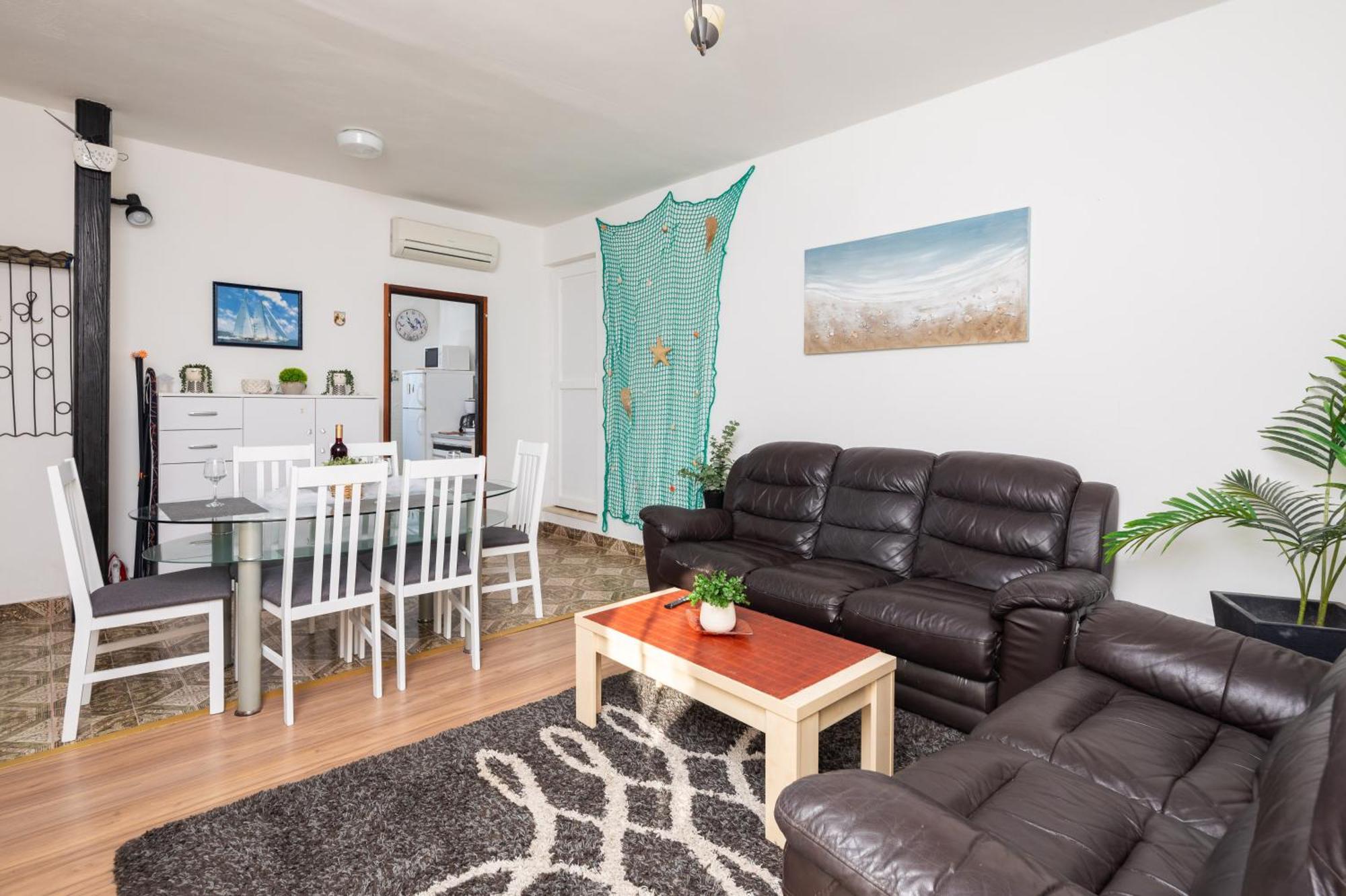 Urban Edge - Beach Apartments Omiš Екстериор снимка