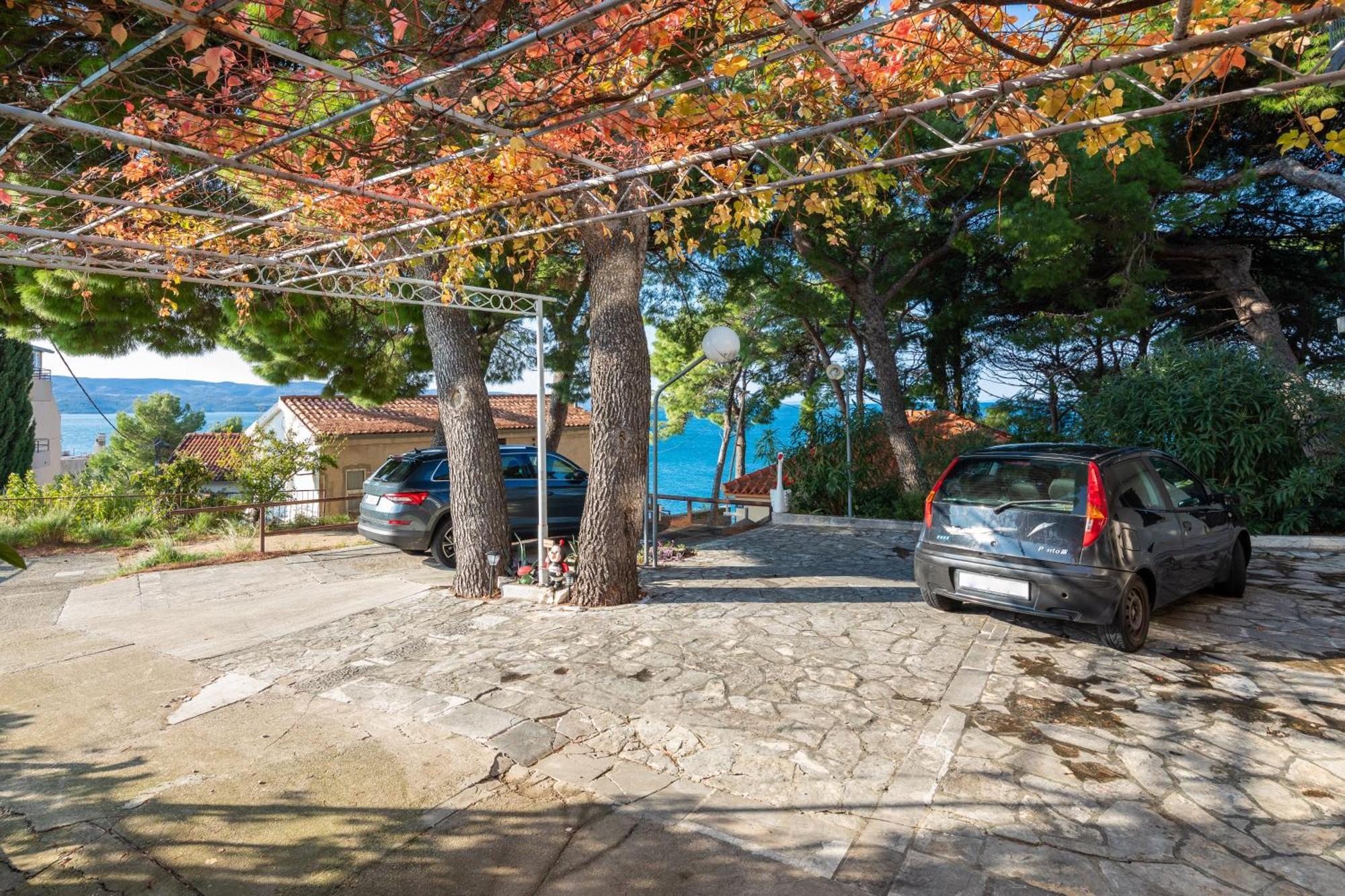 Urban Edge - Beach Apartments Omiš Екстериор снимка