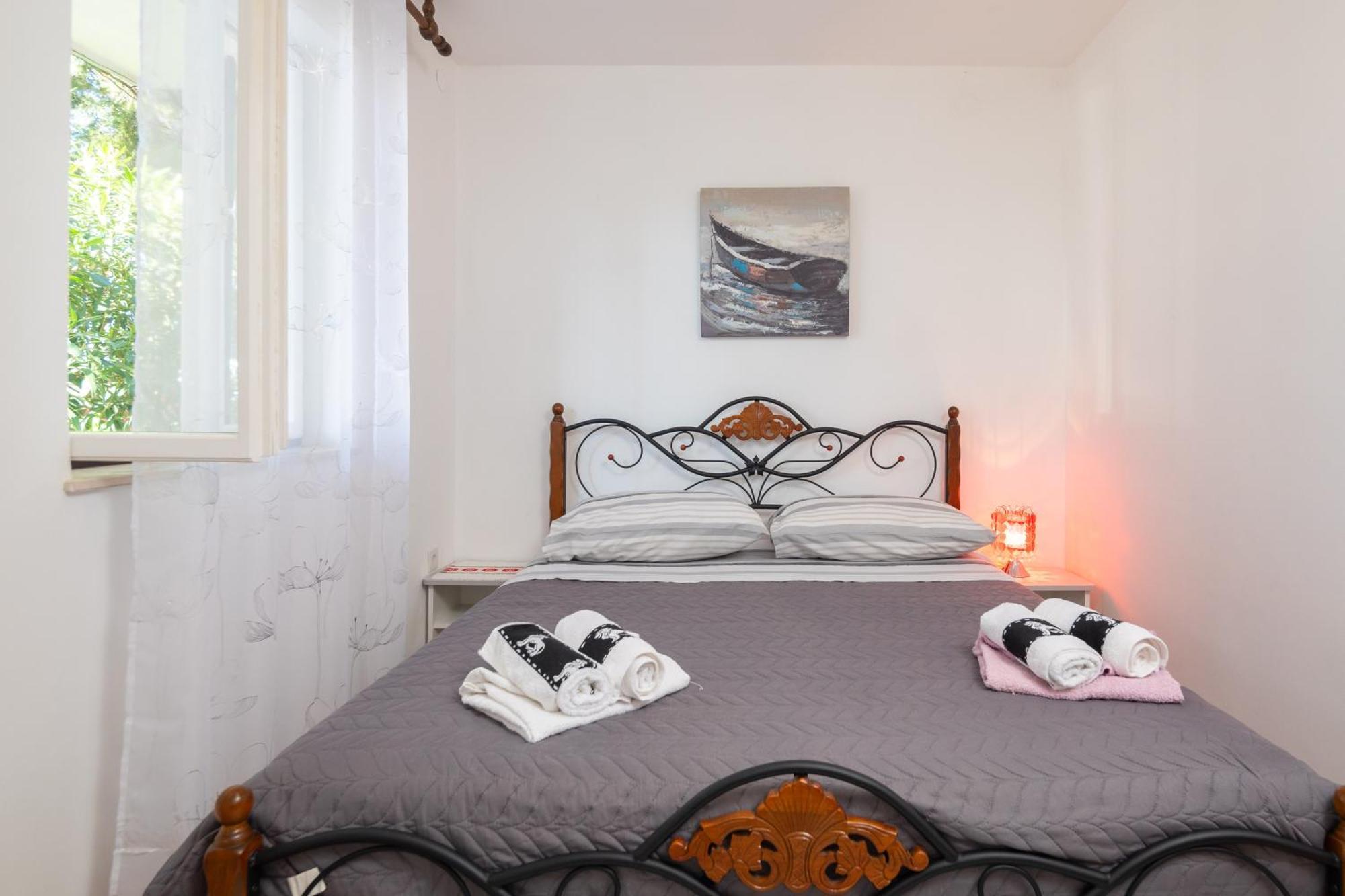 Urban Edge - Beach Apartments Omiš Екстериор снимка