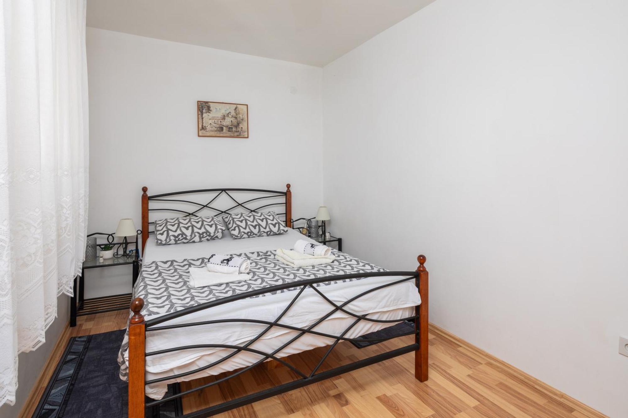 Urban Edge - Beach Apartments Omiš Екстериор снимка