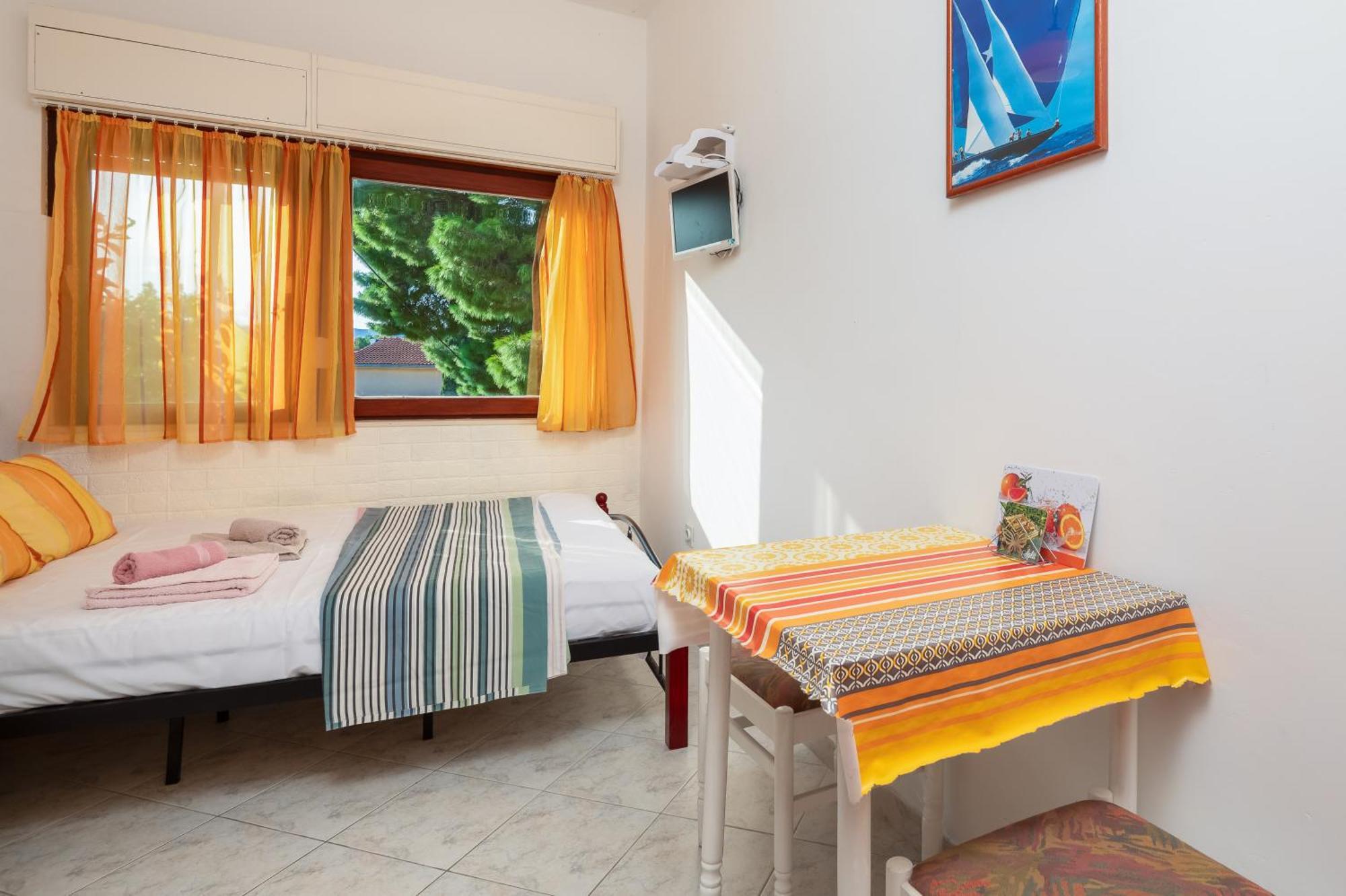 Urban Edge - Beach Apartments Omiš Екстериор снимка
