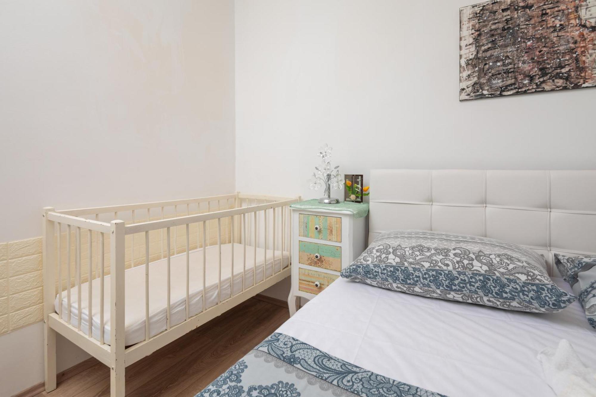 Urban Edge - Beach Apartments Omiš Екстериор снимка