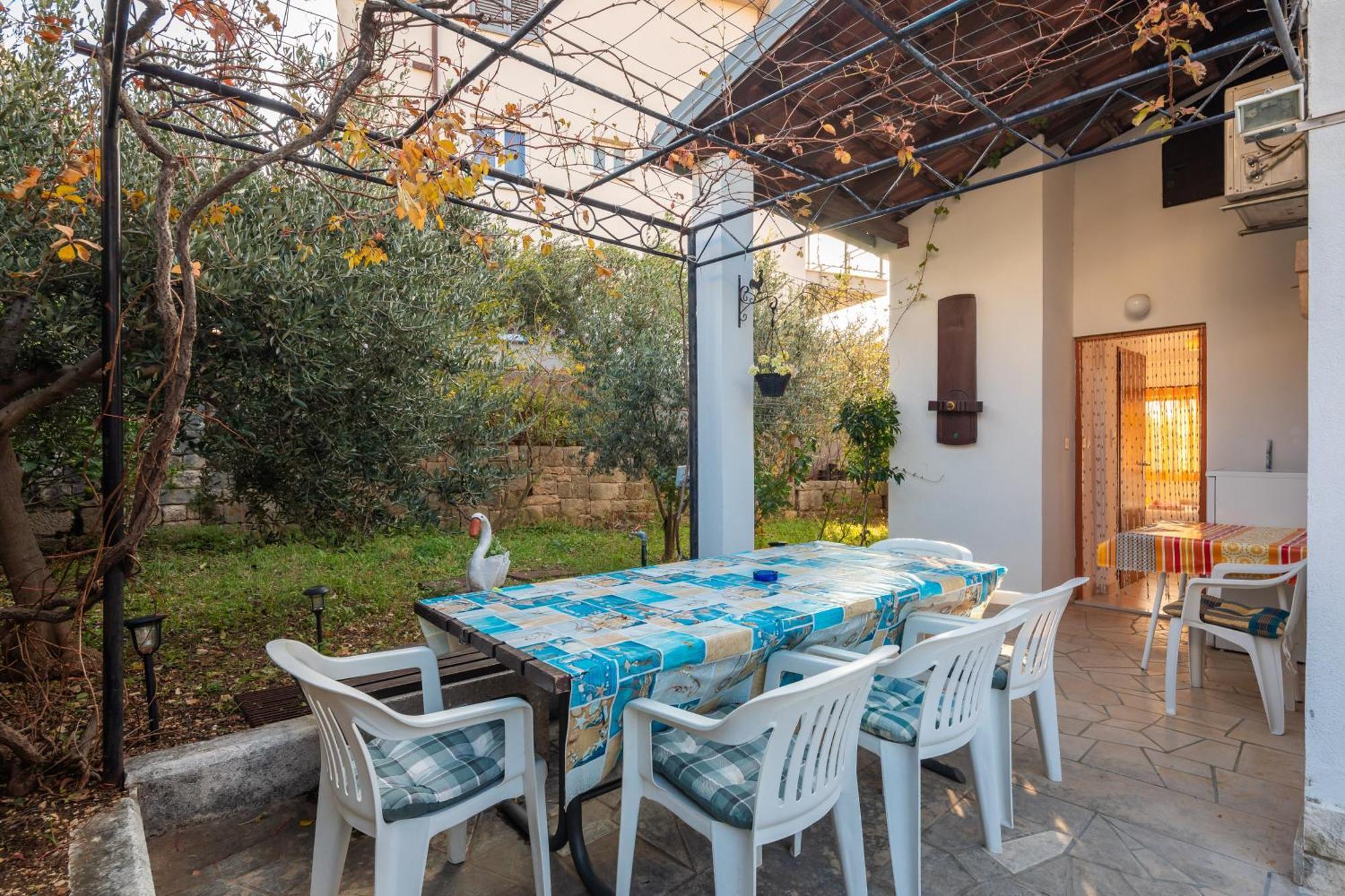 Urban Edge - Beach Apartments Omiš Екстериор снимка